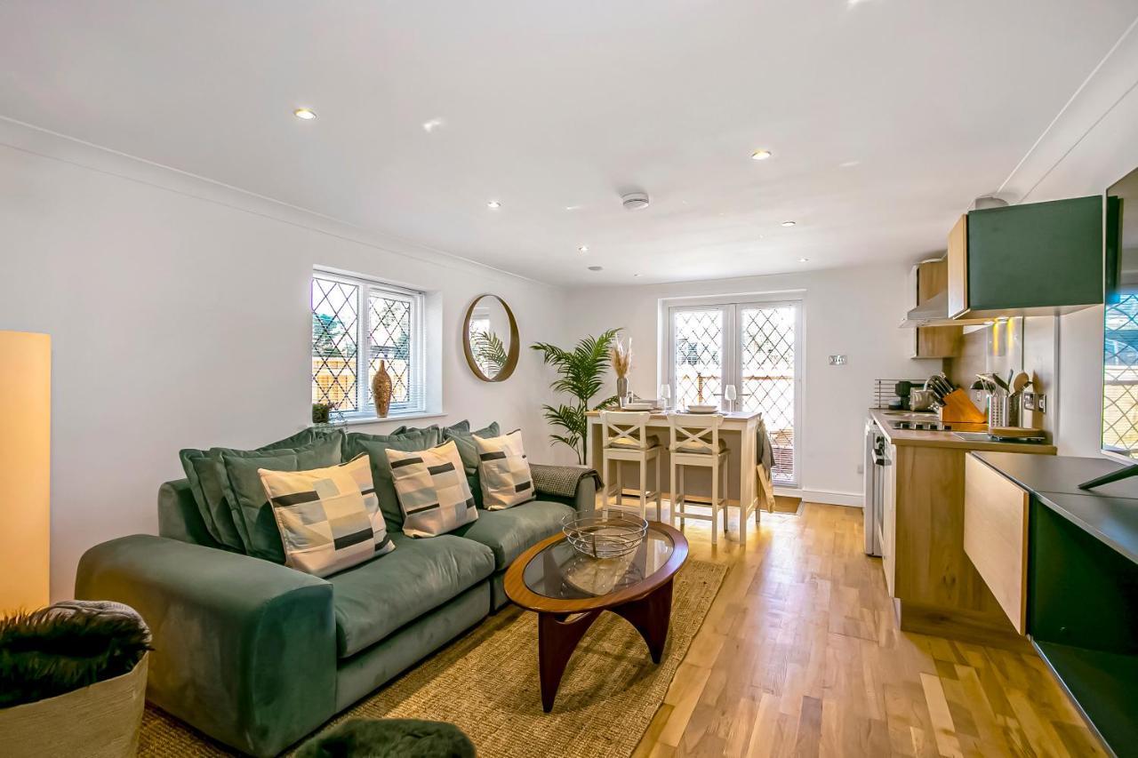 The Annex - Unparalleled Beach Front Luxury Accommodation - Private South West Facing Patio Area - Pet Friendly - Sky - Netflix - Super Fast Wi-Fi - Stones Throw To The Beach Bournemouth Buitenkant foto