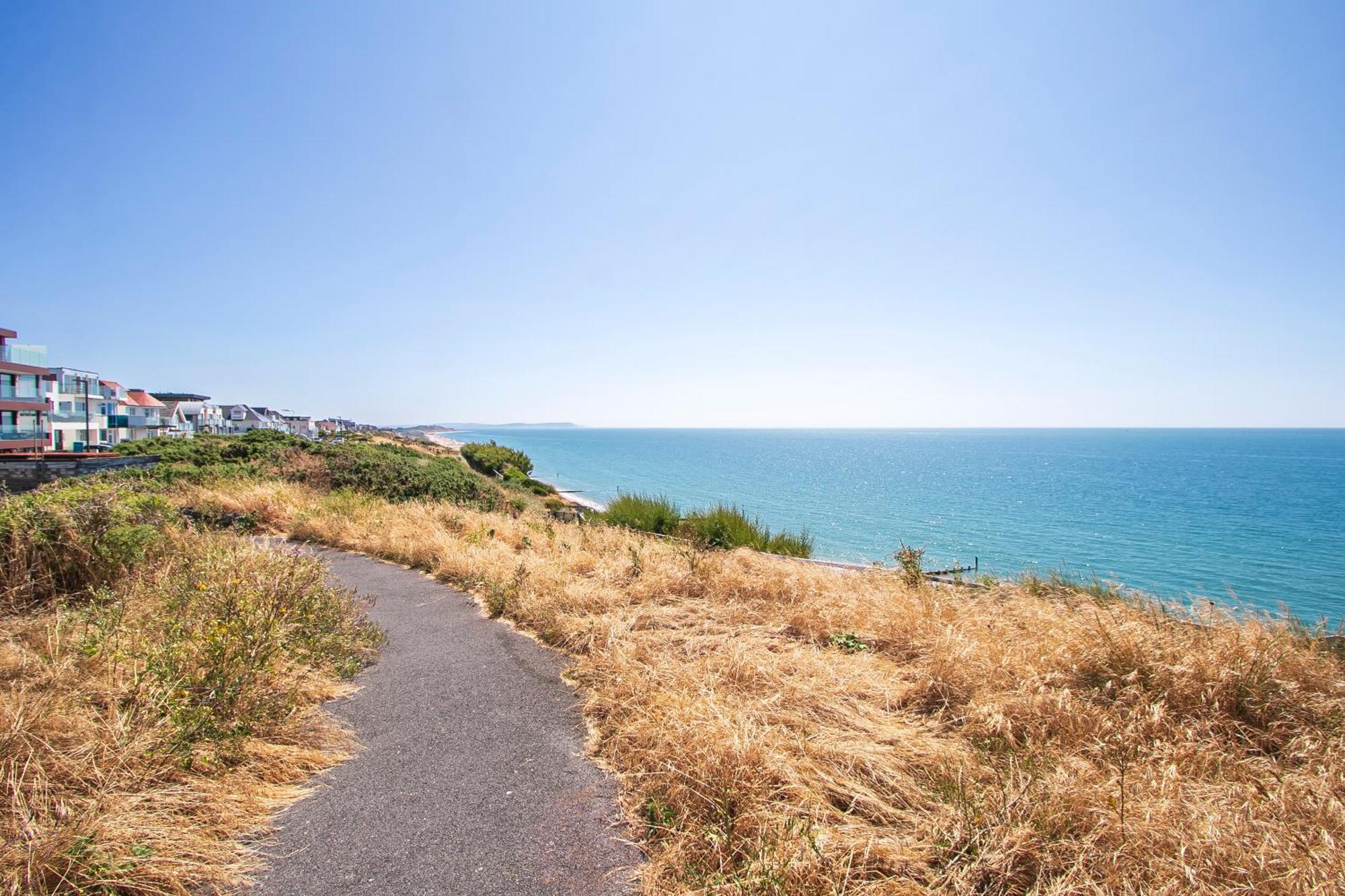 The Annex - Unparalleled Beach Front Luxury Accommodation - Private South West Facing Patio Area - Pet Friendly - Sky - Netflix - Super Fast Wi-Fi - Stones Throw To The Beach Bournemouth Buitenkant foto