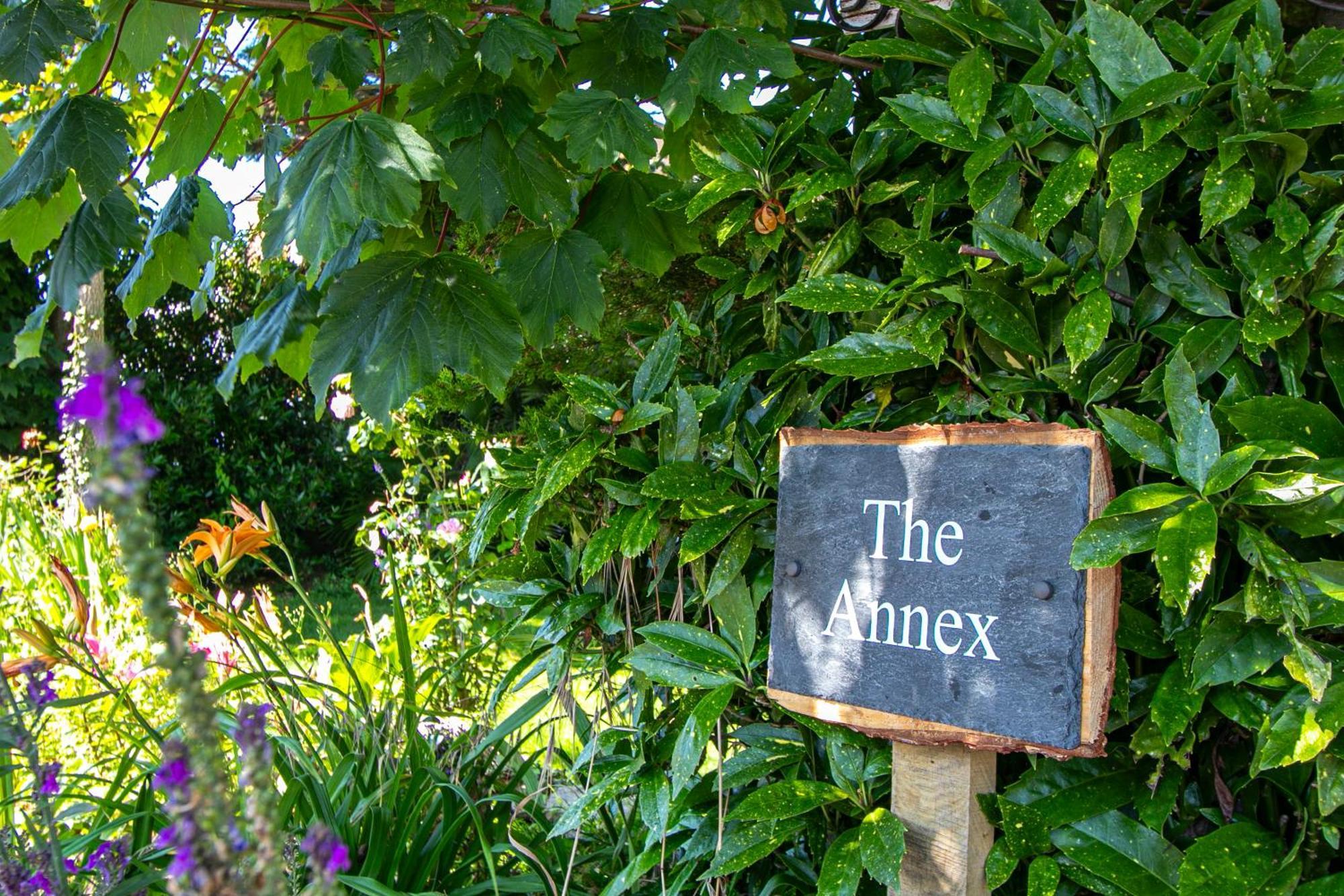 The Annex - Unparalleled Beach Front Luxury Accommodation - Private South West Facing Patio Area - Pet Friendly - Sky - Netflix - Super Fast Wi-Fi - Stones Throw To The Beach Bournemouth Buitenkant foto